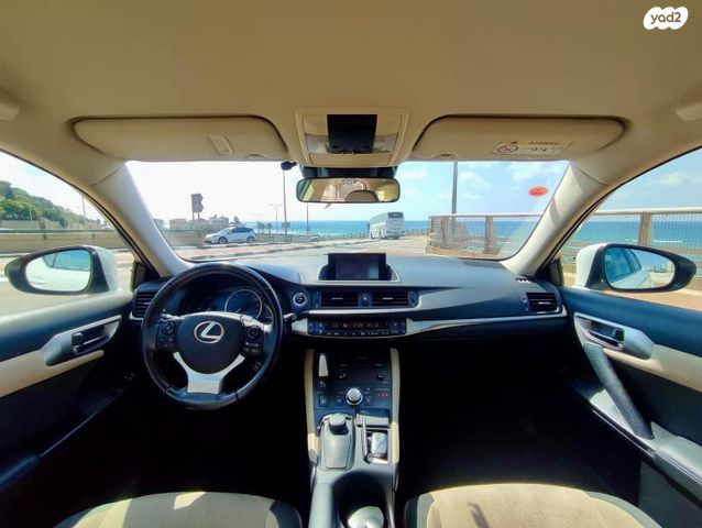 מודעת רכב לקסוס CT