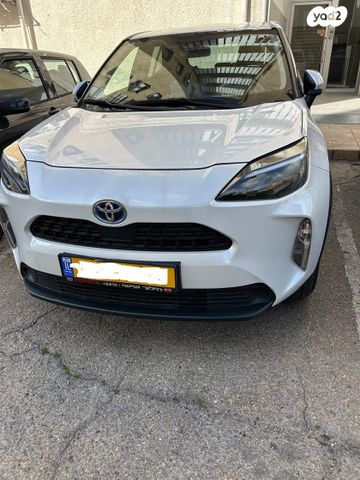 מודעת רכב טויוטה יאריס קרוס