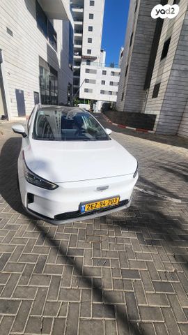 מודעת רכב ג׳ילי Geometry C