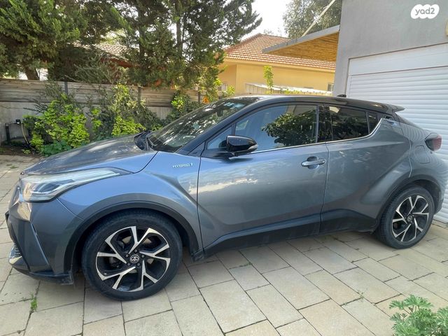 מודעת רכב טויוטה C-HR