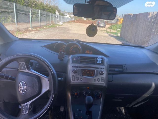 מודעת רכב טויוטה ורסו