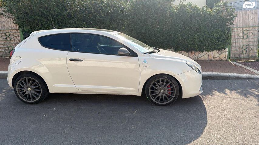 מודעת רכב אלפא רומיאו מיטו