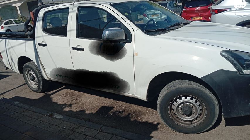 מודעת רכב איסוזו די-מקס