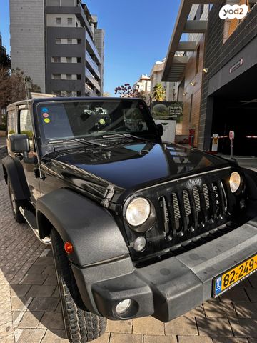 מודעת רכב ג'יפ רנגלר