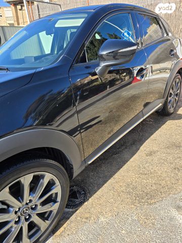 מודעת רכב מאזדה CX-3