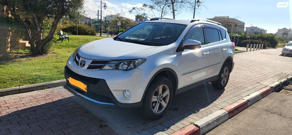 מודעת רכב טויוטה RAV4