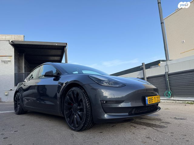 מודעת רכב טסלה מודל 3