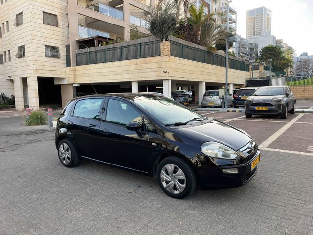 מודעת רכב פיאט פונטו