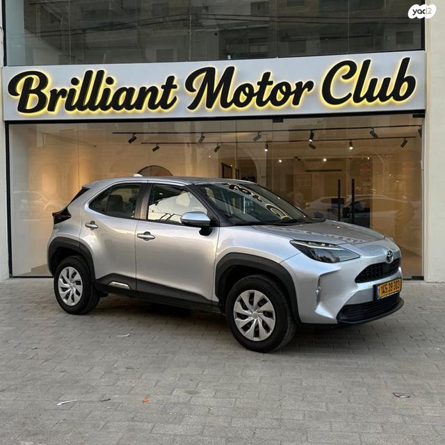 מודעת רכב טויוטה יאריס קרוס