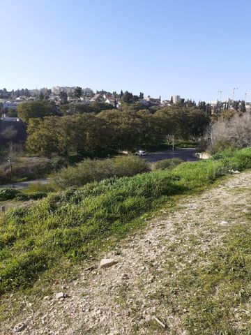 דירת גן למכירה בירושלים — 4