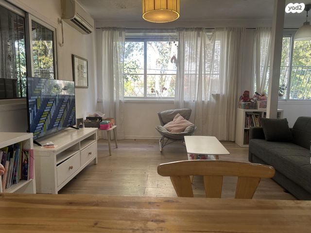 א.ד. גורדון 13