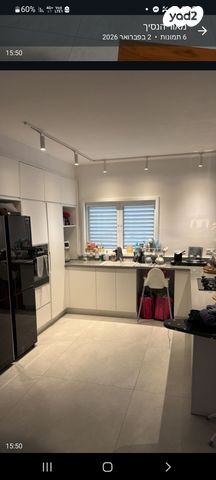 שדרות ז'בוטינסקי 18