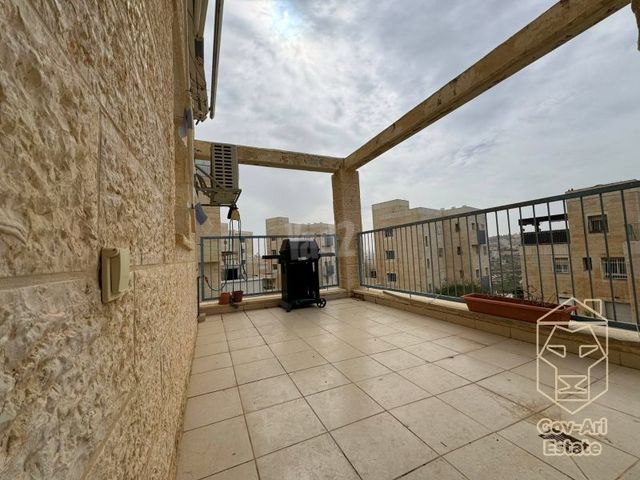 דירה למכירה בירושלים (תיווך) — 5