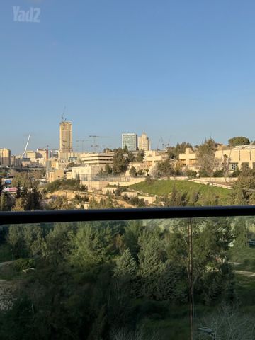 דירה למכירה בירושלים (תיווך) — 3