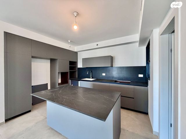 פתח תקווה 45