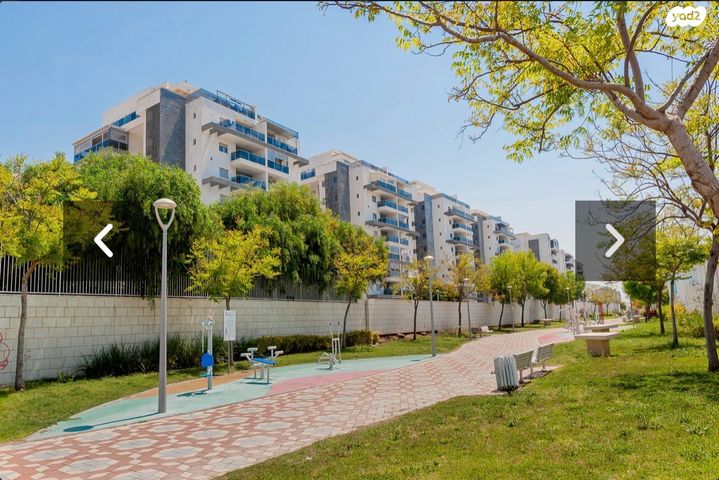 אפרים שריר 27