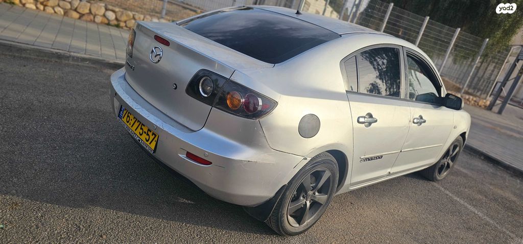 מודעת רכב מאזדה 3