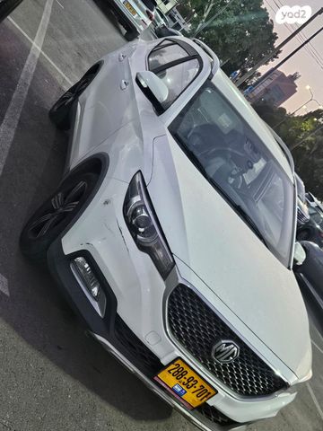 מודעת רכב אם ג'י ZS