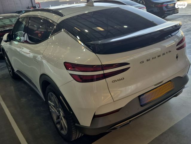 מודעת רכב ג'נסיס GV60 1