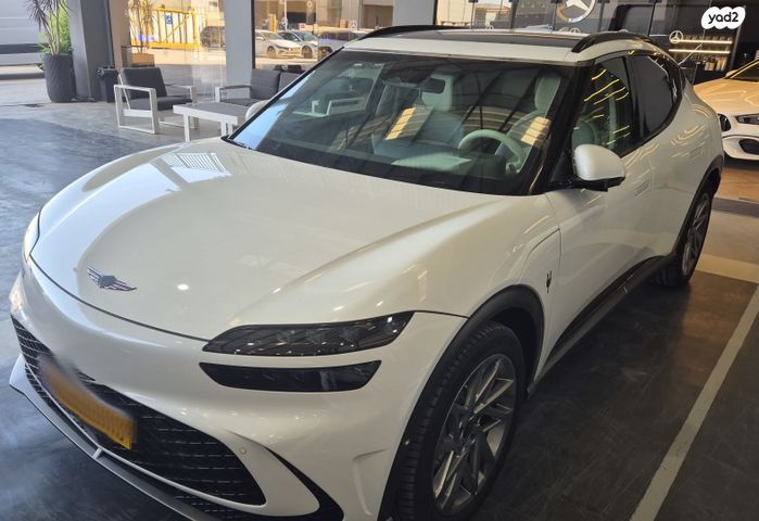 מודעת רכב ג'נסיס GV60 2