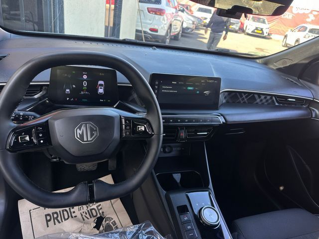 מודעת רכב אם ג'י MG3 2