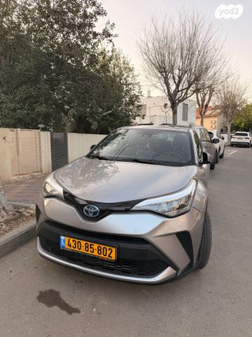 מודעת רכב טויוטה C-HR