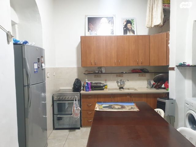 אפרים אורבך 20