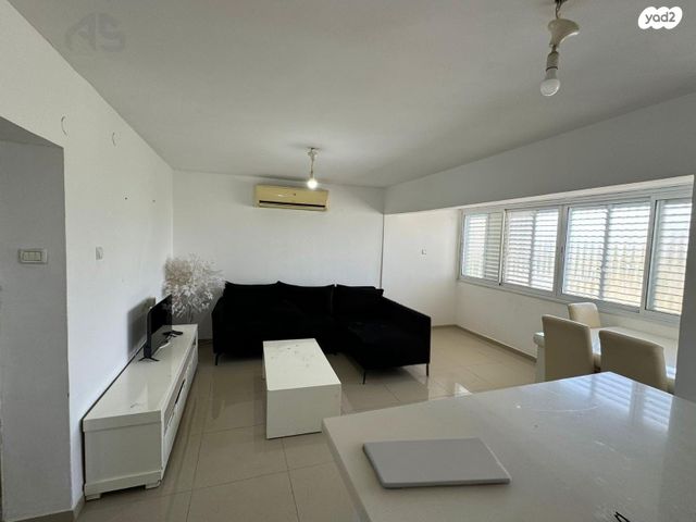 ז'בוטינסקי 52