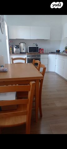 יהודה בורלא 50