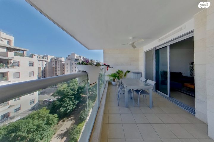 יאיר רוזנבלום 16