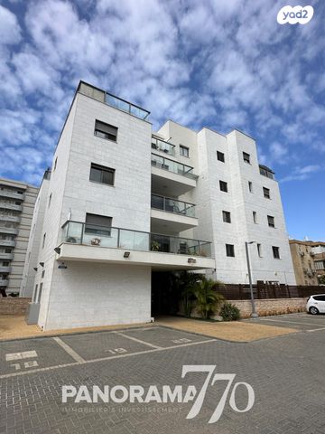 אפרים צור 10