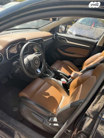 מודעת רכב אם ג'י ZS