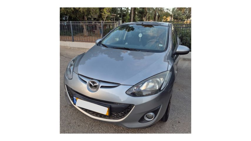 מודעת רכב מאזדה 2