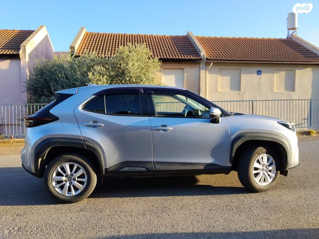 מודעת רכב טויוטה יאריס קרוס