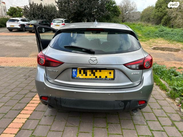 מודעת רכב מאזדה 3