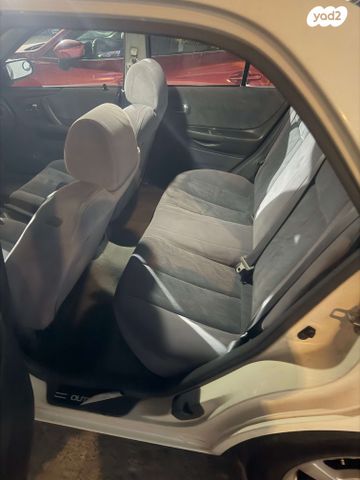 מודעת רכב מאזדה 323