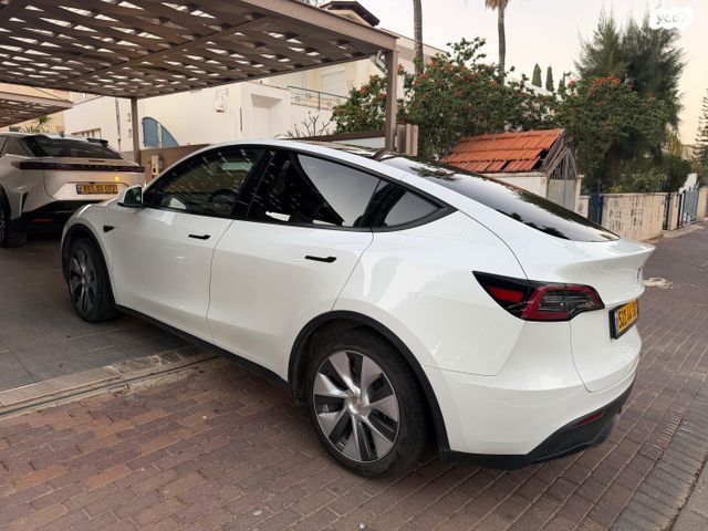 מודעת רכב טסלה מודל Y