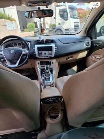 מודעת רכב לנצ'יה דלתא