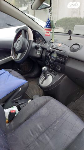 מודעת רכב מאזדה 2