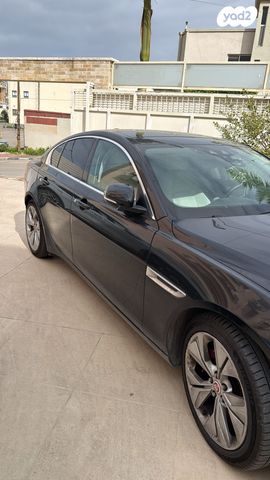 מודעת רכב יגואר XE