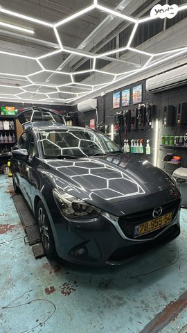 מודעת רכב מאזדה 2