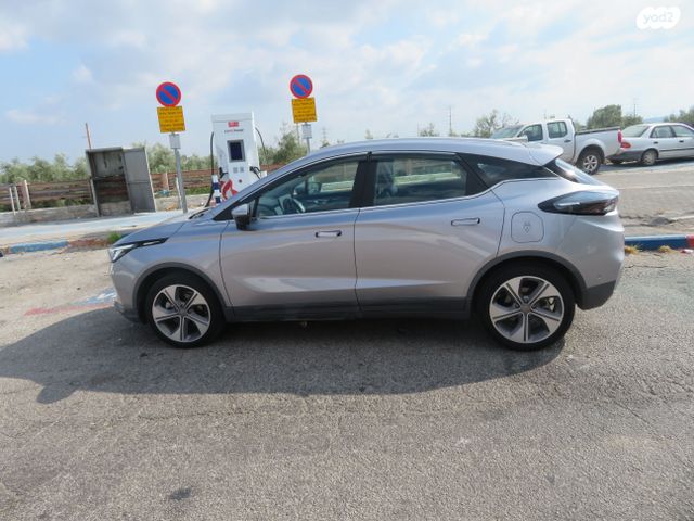 מודעת רכב ג׳ילי Geometry C