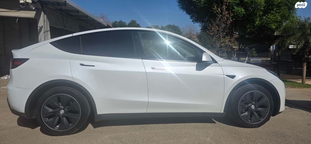 מודעת רכב טסלה מודל Y