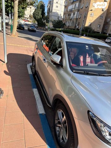 מודעת רכב אם ג'י EHS PHEV