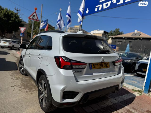 מודעת רכב מיצובישי ASX