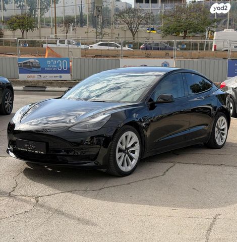 מודעת רכב טסלה מודל 3