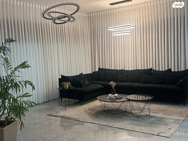 לילינבלום 10