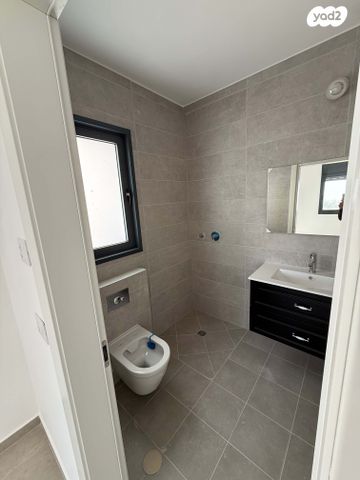 הרב מרדכי אליהו 23