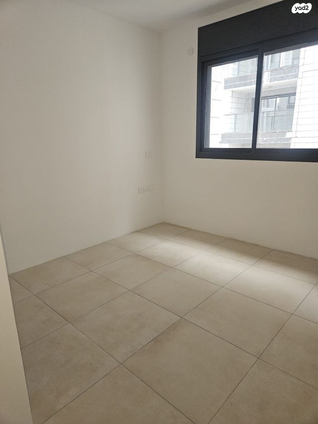 דירה, מניה שוחט, אור יהודה