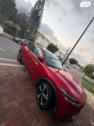 מודעת רכב פורד מוסטנג Mach-E